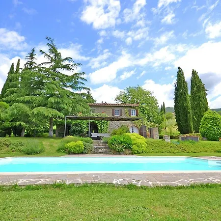 בית נופש Luxurious Holiday In With Garden & Bbq