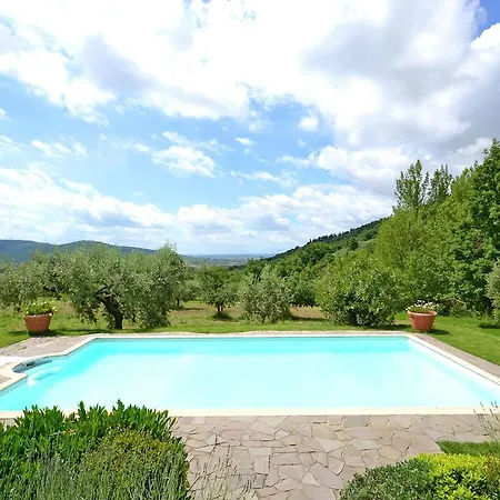Luxurious Holiday In With Garden & Bbq בית נופש