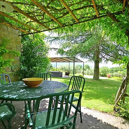 Luxurious Holiday In With Garden & Bbq